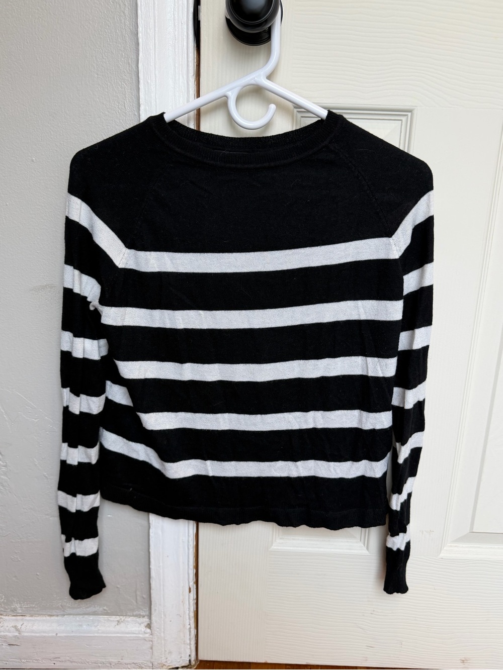 Black & White Striped Women's Long-Sleeve Top